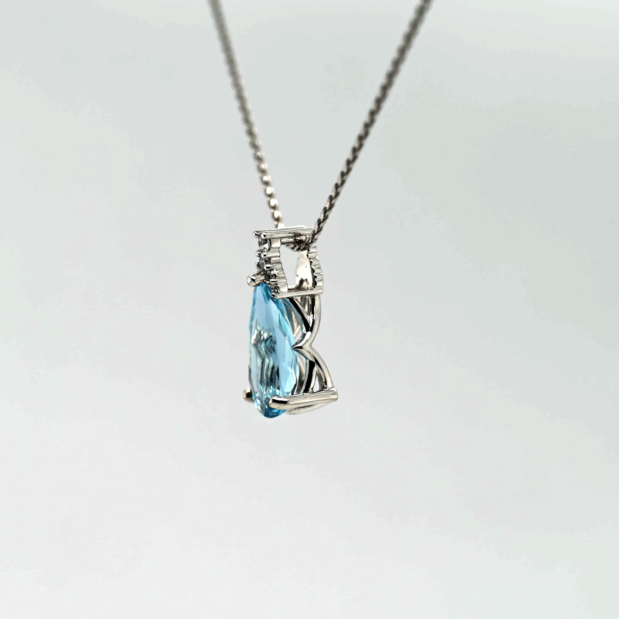 1.58CT Custom 18k Aquamarine Pendant