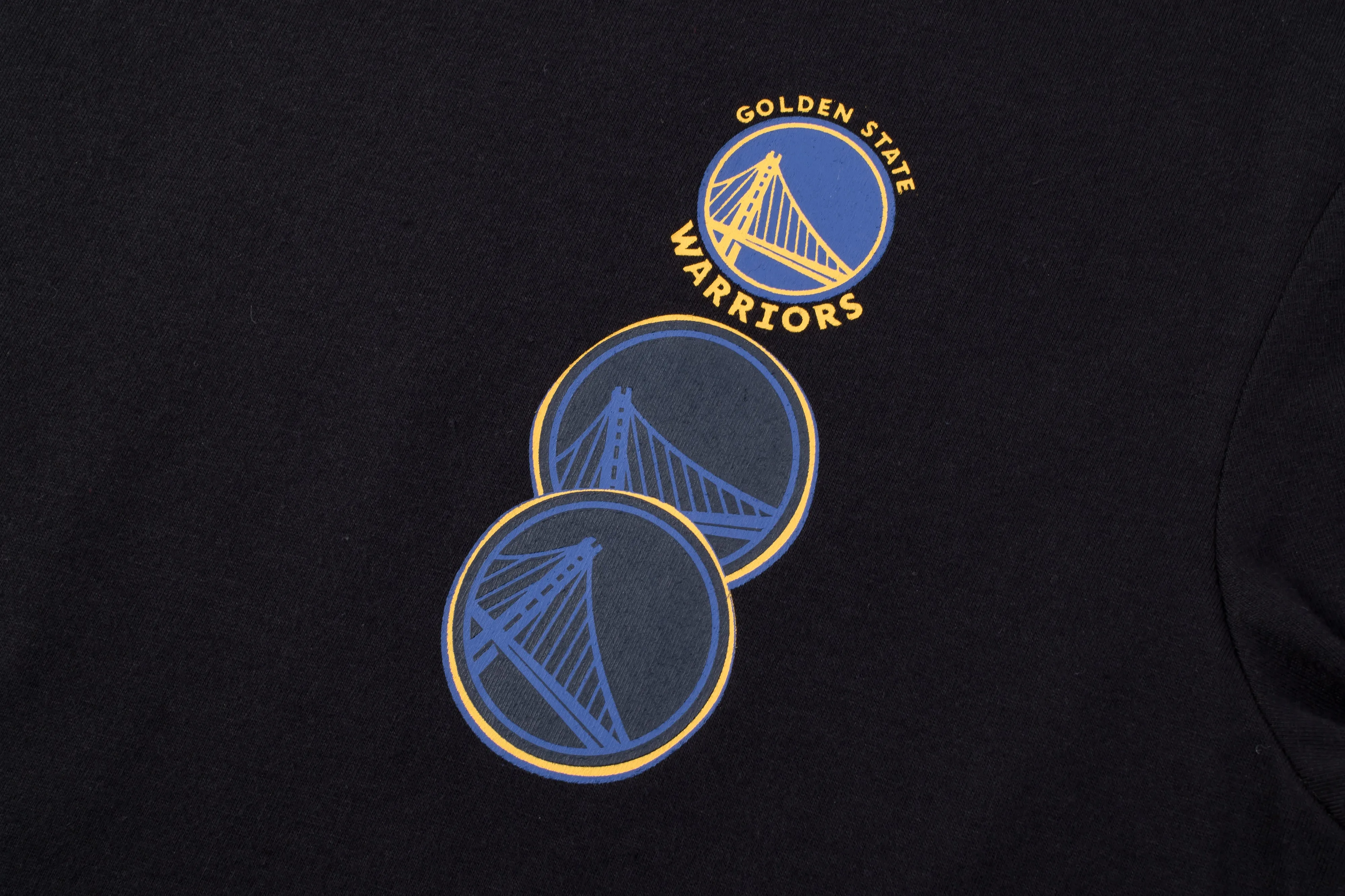 NBA Golden State Warriors Back Cracked And Puff Print Regular Fit T-Shrt